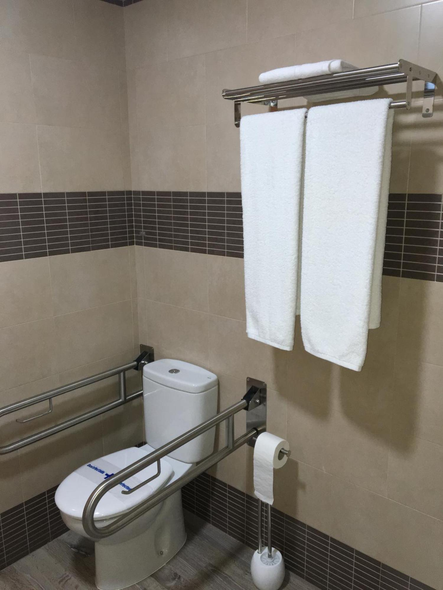 Hostal Los Encinares Villanueva de Córdoba Екстериор снимка