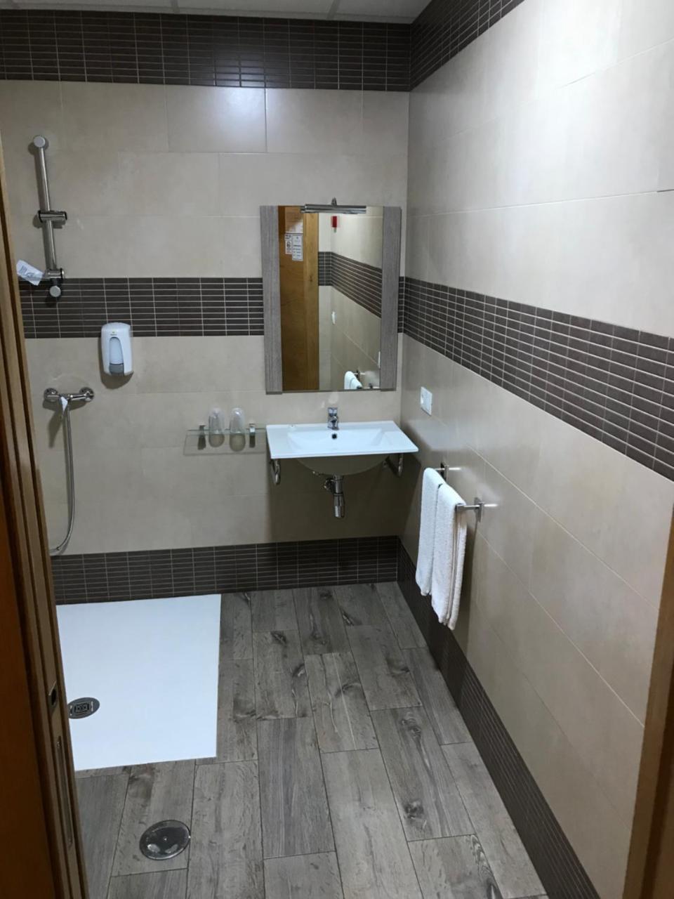 Hostal Los Encinares Villanueva de Córdoba Екстериор снимка